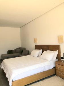 Peaceful Olive Farm with Pool Private Stay Rooftop