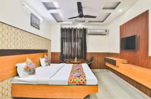 Hotel regal inn