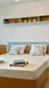 Rainbow 2BR Apartment Home2Host