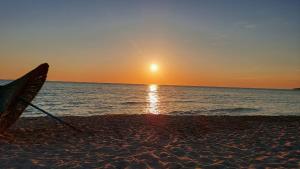 Sunset Seaside 2BR with Large Balcony at San Pietro Gjiri i Lalzit