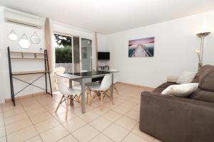 Comelya, climatisation, terrasse, piscine, tennis
