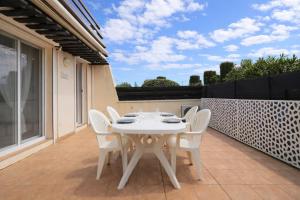 Comelya, climatisation, terrasse, piscine, tennis