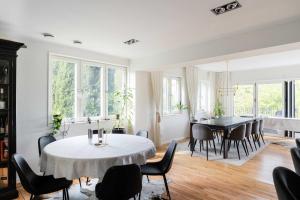 Luxury Villa Solna Private Pool Lake View 300Sq