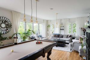 Luxury Villa Solna Private Pool Lake View 300Sq