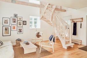 Charming Hen House With Terrace Near Vadstena