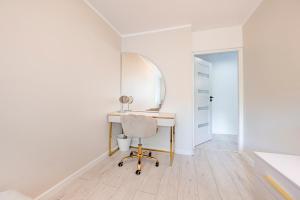 Sopot Comfort Grey by OneApartments