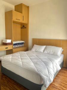 K Avenue by FRHome, 2 bedroom apartment within 5 min to KKIA airport