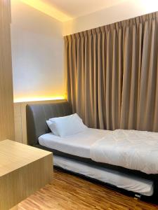 K Avenue by FRHome, 2 bedroom apartment within 5 min to KKIA airport