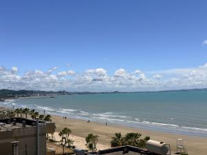 Mika Sea-View Apartment