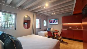 Michelangelo House, your personal Studio