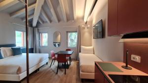 Michelangelo House, your personal Studio