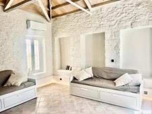 Anna home Elafonisos
