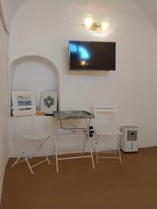 NEW Ryans Cave Suite in Emporio Center