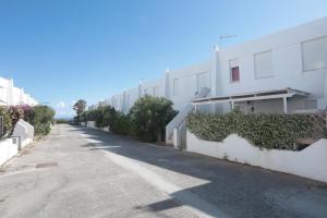 Residenza Cala di Seta Appartamento trilocale Luca con vista mare per 5 persone