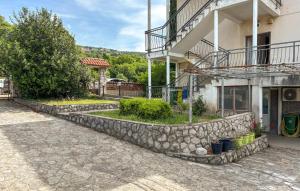 3 Bedroom Amazing Apartment In Kostrena