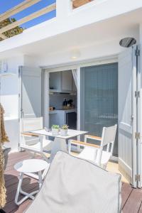Michalakis Seaside Suites