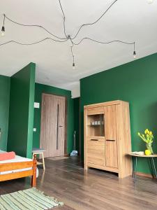 OLive - Stay like home by Katina