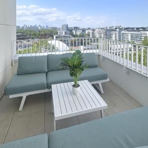 Bright spacious flat near Paris