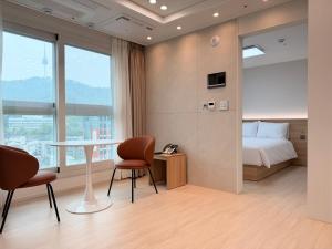 TRAVELUS Myeongdong 트래블어스 명동