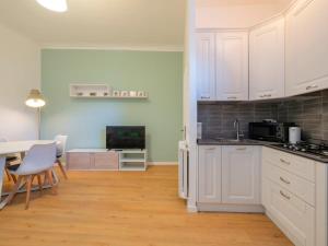 Xenia Milano - 2 rooms apt in Pietro Custodi 10