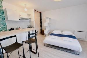 Charming studio with private garden in Aytré