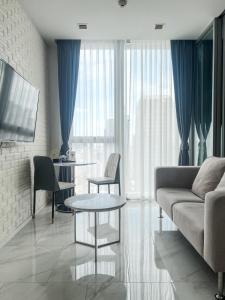 Luxury HighRise Condo Stunning City View BTS Nana