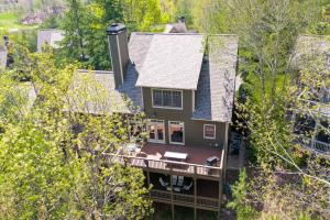 Camp MJ | Big Canoe | Sleeps 13, Stone Fireplace Porch + Hot Tub