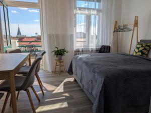 Skyline 3BR Rooftop Terrace Apartment in Center