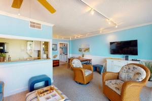 Sea Colony 7th floor condo with free WiFi shared tennis court ocean view