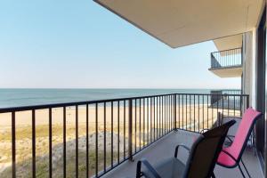 Sea Colony Ocean 7th floor condo with free WiFi shared sauna & pool