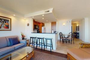 Sea Colony Ocean 7th floor condo with free WiFi shared sauna & pool