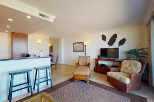 Sea Colony Ocean 7th floor condo with free WiFi shared sauna & pool