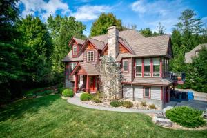 Creekside Hideaway at The Farm