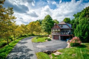 Creekside Hideaway at The Farm