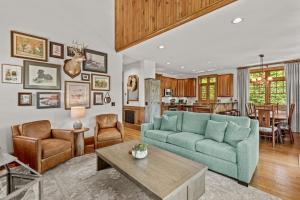 Creekside Hideaway at The Farm