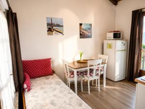 Fattoria Cristina Romantic Garden Studio with Pool & Farm Animals in Tuscany - Fenice