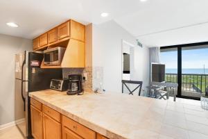 Sea Colony oceanfront 2nd floor condo with pool & elevator