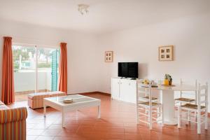 Prainha 2BR Stay | Pool & Beach Access