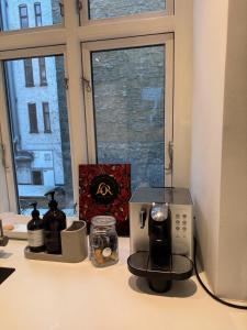 Modern 1BR In Prime Downtown Location