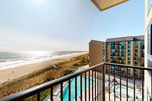 Sea Colony Ocean 7th floor condo with gym balcony & tennis court