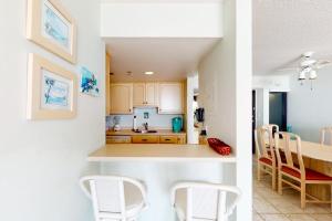 Sea Colony Ocean 7th floor condo with gym balcony & tennis court
