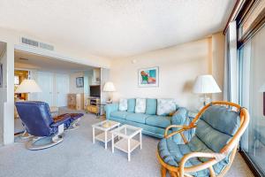 Oceanfront Getaway with Free WiFi a Private washer & dryer Shared Pool & Tennis