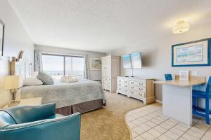 Oceanfront escape at Sandbars with stunning view AC & alfresco dining - dogs OK