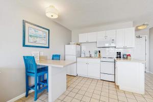 Oceanfront escape at Sandbars with stunning view AC & alfresco dining - dogs OK