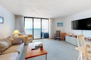 Oceanfront condo with ocean view private washer & dryer central AC and pool access
