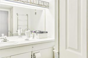 Oceanfront condo with ocean view private washer & dryer central AC and pool access