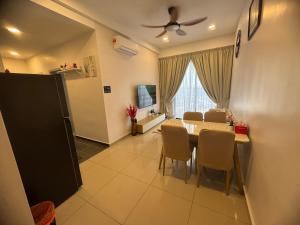 Piccadilly Greentown Ipoh by Jun - City Views