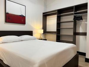 Brick & Bed Riverfront Lofts, T 309