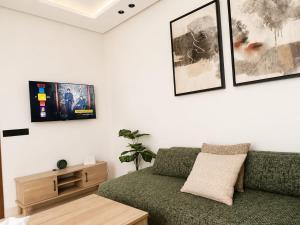 Stylish & Cosy Stay Near CFC