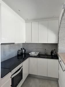 Ninis Holiday Home